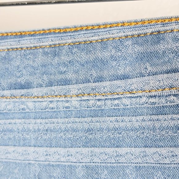Pol TKP113 Striped Denim Flare Leg Raw Hem Blue Light Wash Jeans Size Medium - Picture 3 of 10